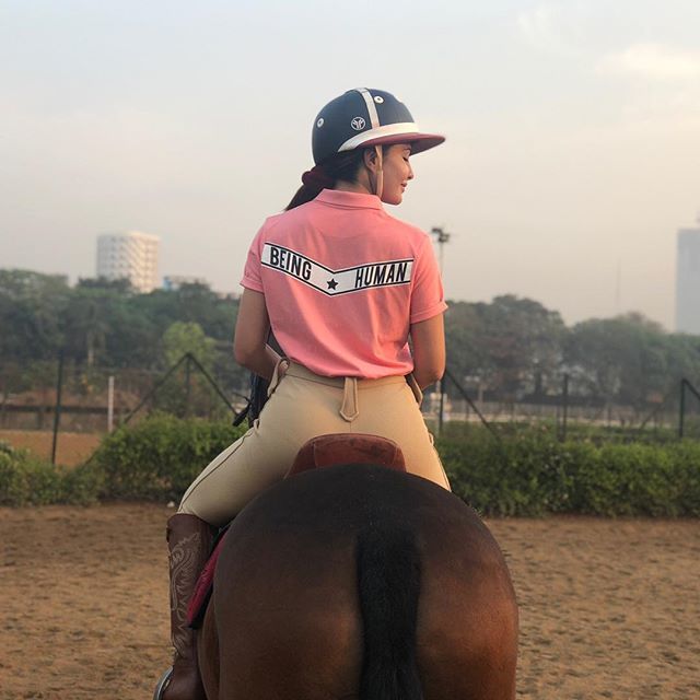 Asli_Jacqueline's tweet photo. @amateurridersclub the best way to get your Vitamin D for the day!! 🌈 https://t.co/TqT8YuWM9w https://t.co/Mz6HFZrAlj