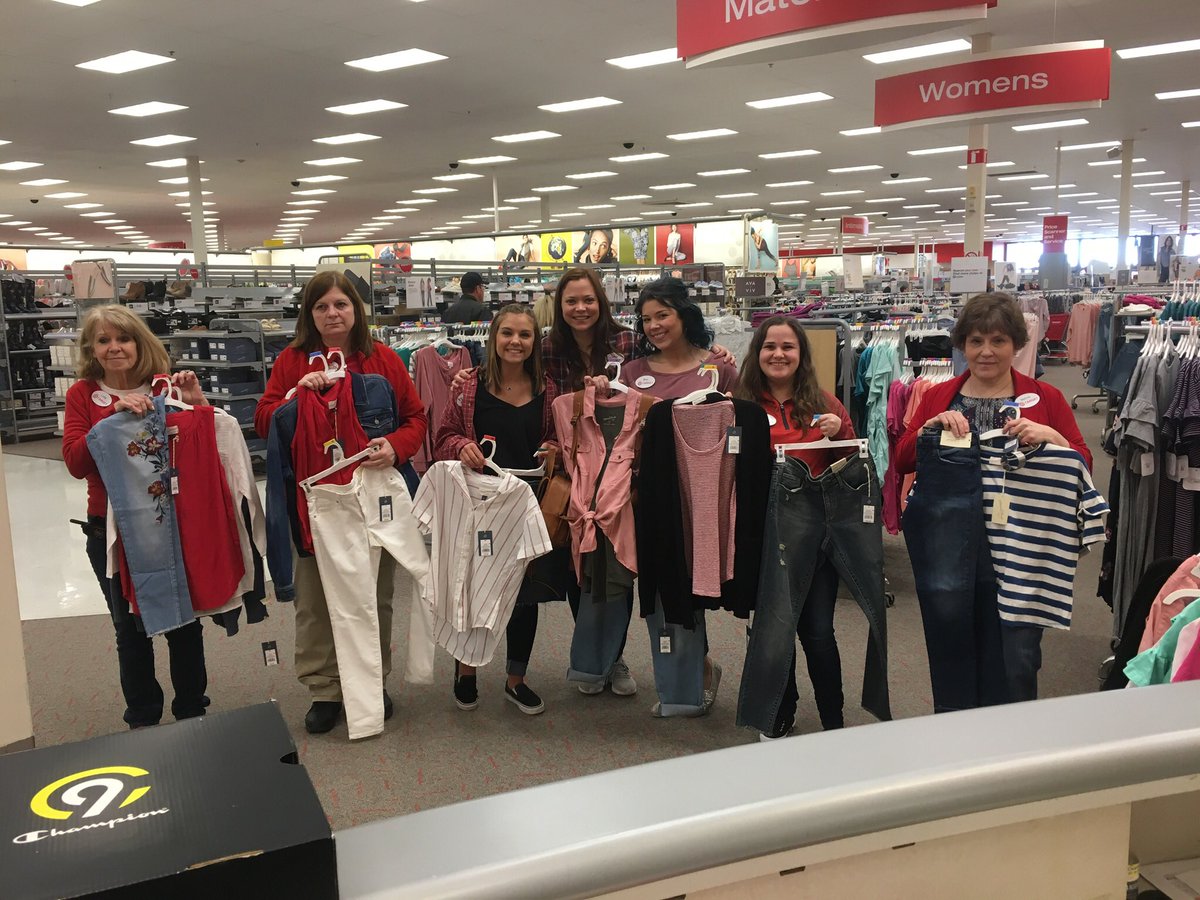 VMLindsay2's tweet photo. St. Joseph ❤️’s Universal Thread! #R100FindYourFit @stuielouie @AlexDfromTarget @Wheat6Nat https://t.co/jULvrEQebG