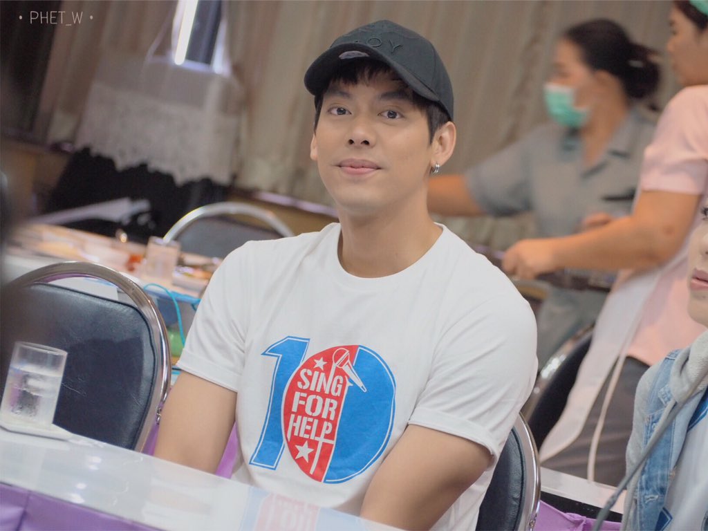 Phet__W's tweet photo. So Lucky to Have U 💙
#เต้ติสชีวิตโลเทค
#TaeDarvid
#singforhelp2017
#TAEcafe https://t.co/8wxo122i0y