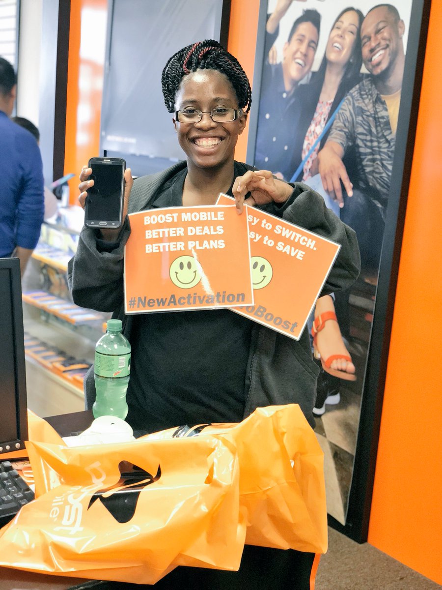 CellularXperts_'s tweet photo. She said “ I’m smiling because I love it “ 4 for $100 plan !!! Best she ever seen !!! #WeAreNotEvenTired @shawnatspg @Ashley_spg @Allison_AWi @ThomasSPG @Jmescellularxp1 https://t.co/z3G18VGRHR