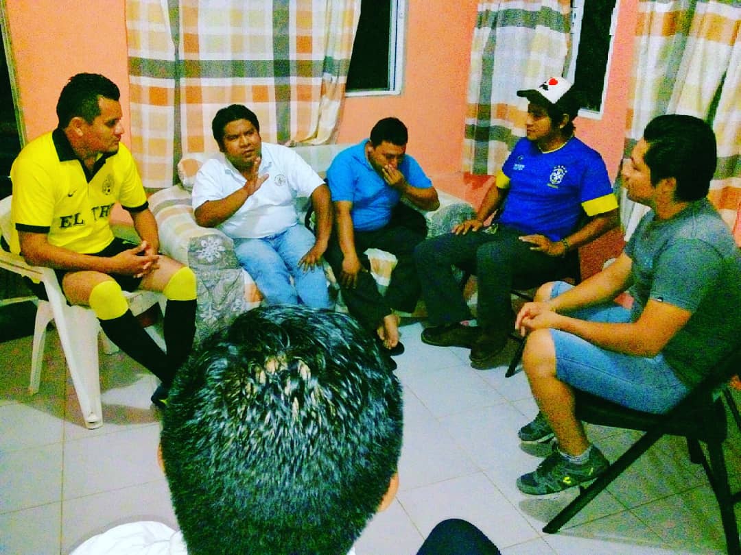 MarcoCibaja's tweet photo. Es momento de eliminar las viejas practicas del PRI, y los jóvenes tenemos que hacer la diferencia como lo señala la ciudadanía, sumando amigos a este proyecto #PasoAPaso #SoyDelVerdaderoPRI #RedJPFCP #DemocraciaYJusticiaSocial @raymundoking  @Daniela_HuMa21 https://t.co/hlWpsGfnWN