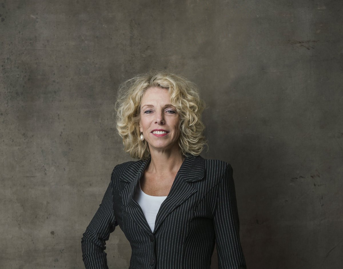 Prestaties van toeleveranciers, (onder)aannemers en adviseurs in de bouw online beoordelen? Onze directeur Procurement Esther Donders licht toe waarom we met Evaluator kwaliteit zichtbaar&amp; bespreekbaar moeten maken: bit.ly/Heijmans_Evalu…