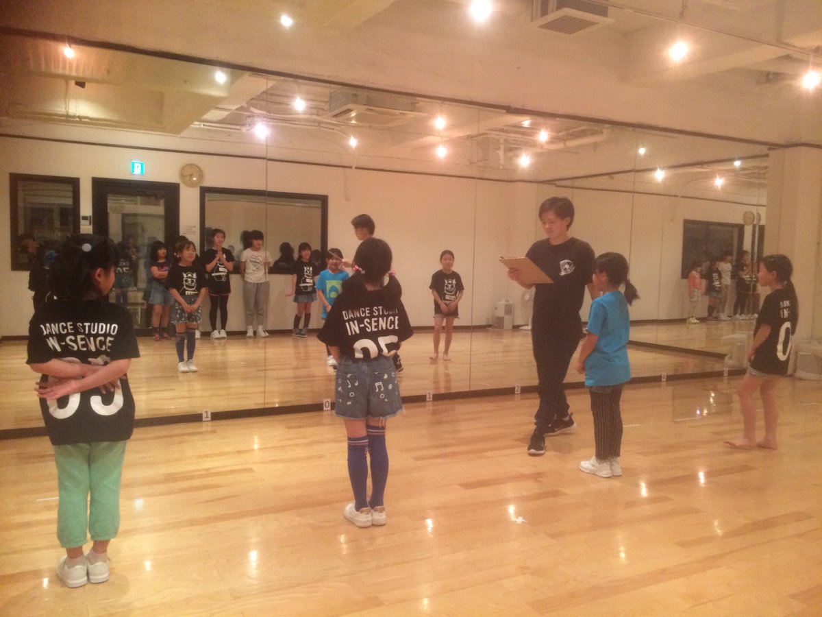 STUDIO_INSENCE's tweet photo. キッズチアダンス☆

3月のイベントに向けて練習中(^｡^)
今日は先生のチェックが入りました！ https://t.co/o6zxk70Et8