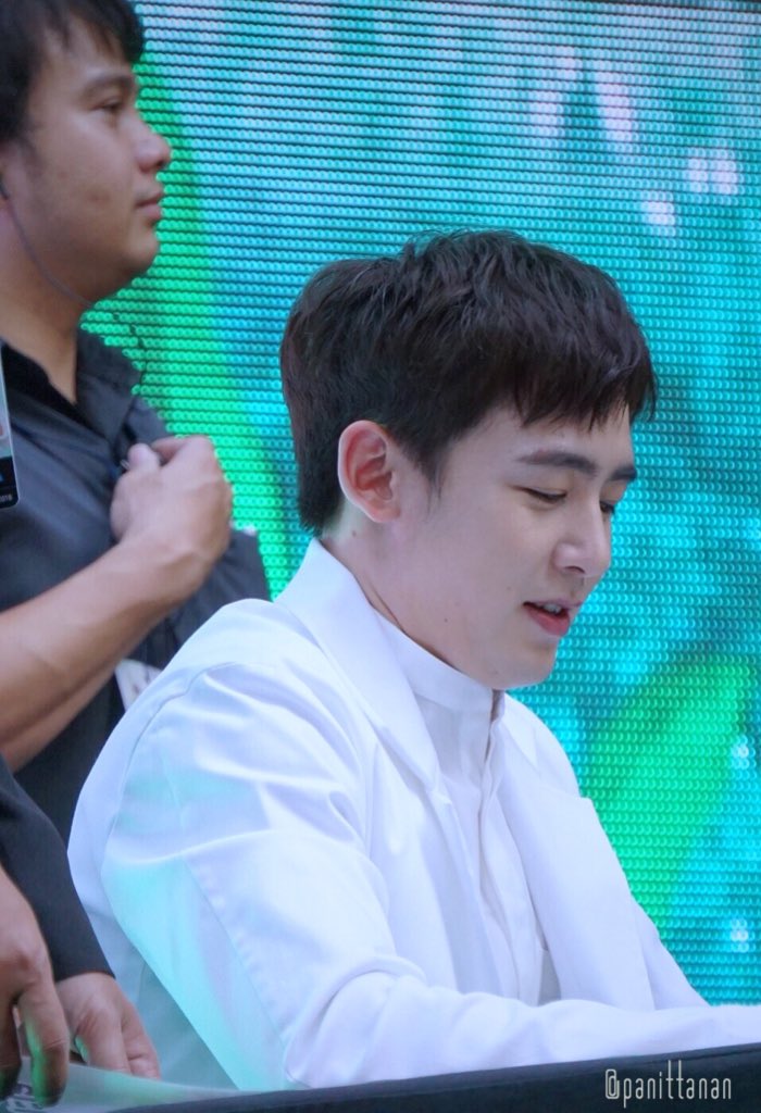 Nich88khun's tweet photo. Hmm.  https://t.co/rITkJBVq5E