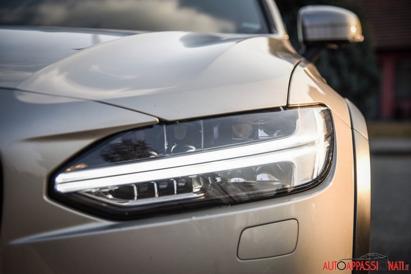 auto_app's tweet photo. Non perdetevi la nostra prova della regina delle nevi, l'elegante #Volvo V90 Cross Country - - > https://t.co/VTUUNo9SMe https://t.co/kSzU7bCMvR