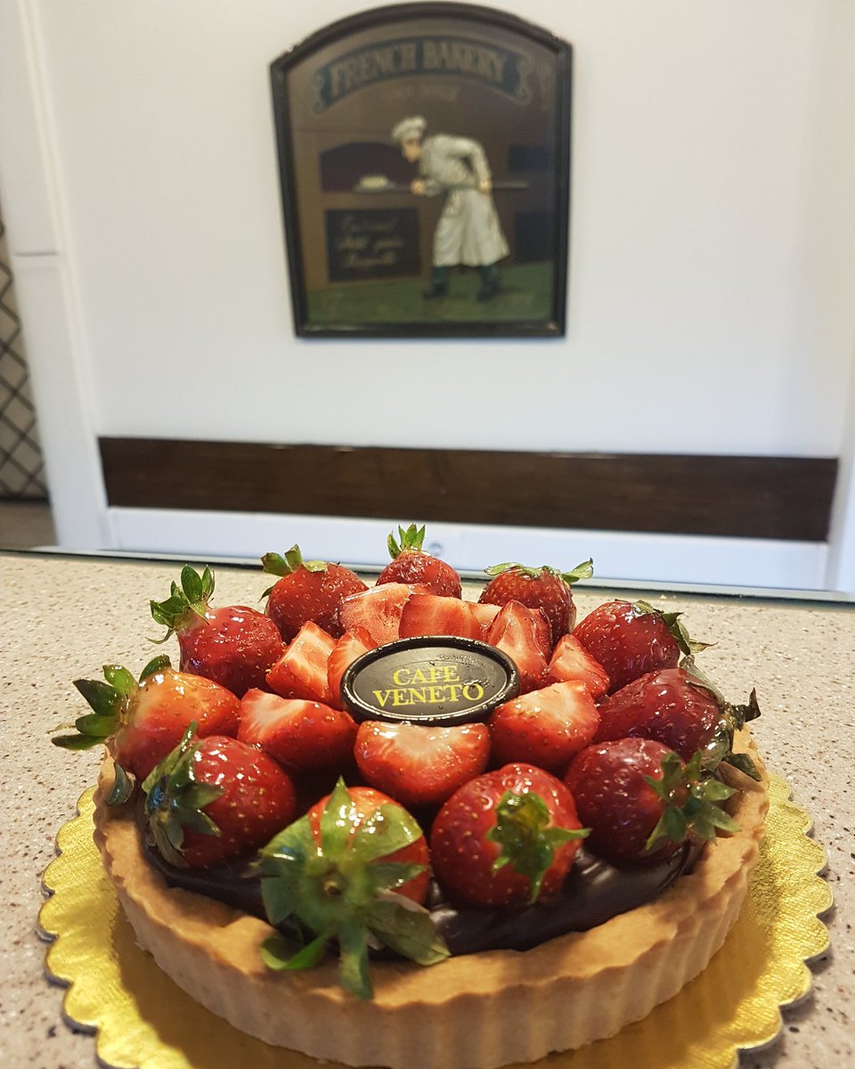 VenetoCafe's tweet photo. #cafeveneto #cafe #cake #pasta #patisseri #delicious #tart #strawberry #strawberrytart #bakery #yummy #afiyetolsun https://t.co/1vyYOBu7L7