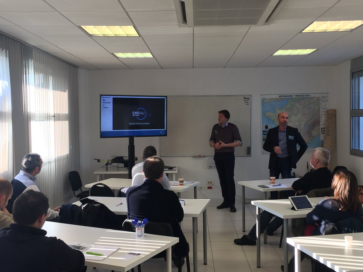 StephaneHamet's tweet photo. En cours, ...., WakeUp Drone, un petit-déjeuner EMD, centre de formation professionnelle drone sur un format 07h30-10h00 pour les entreprises désireuses de former leurs collaborateurs à cet outil ! https://t.co/Kg4qGdTBQq
