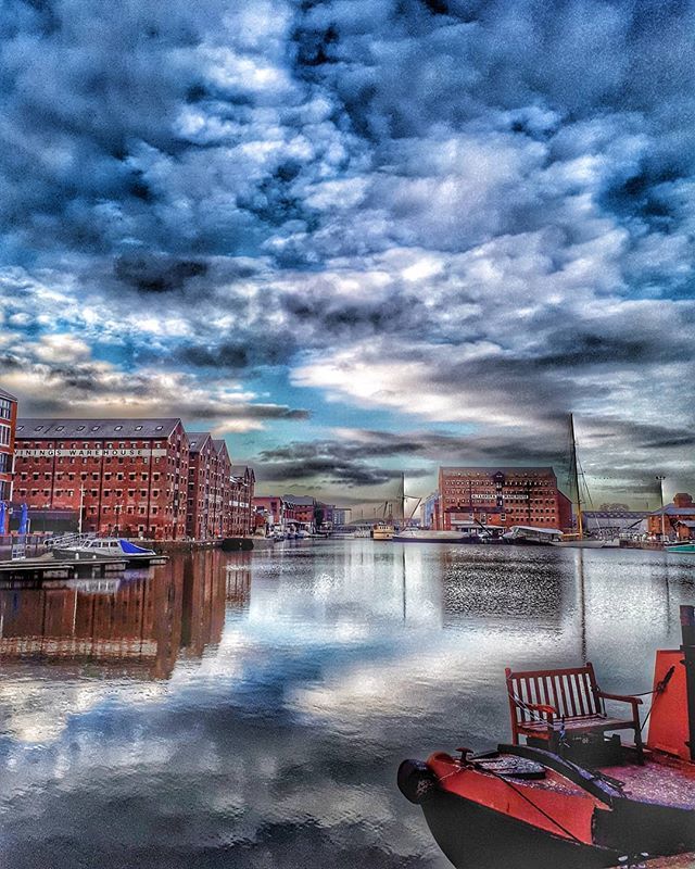 PoetNeininger's tweet photo. Brisk, cold Gloucester Docks.
*
#poetry #shortpoetry #Gloucester #Gloucestershire #PoetJordan https://t.co/e7qP32G4xX #writing #poet #NewPoetry #writer #poetrycommunity #poetsofinstagram #writersofinstagram #life #words #written #by #me #ig_countryside… https://t.co/IByJ3HDJIT https://t.co/gvLehVR9Gg
