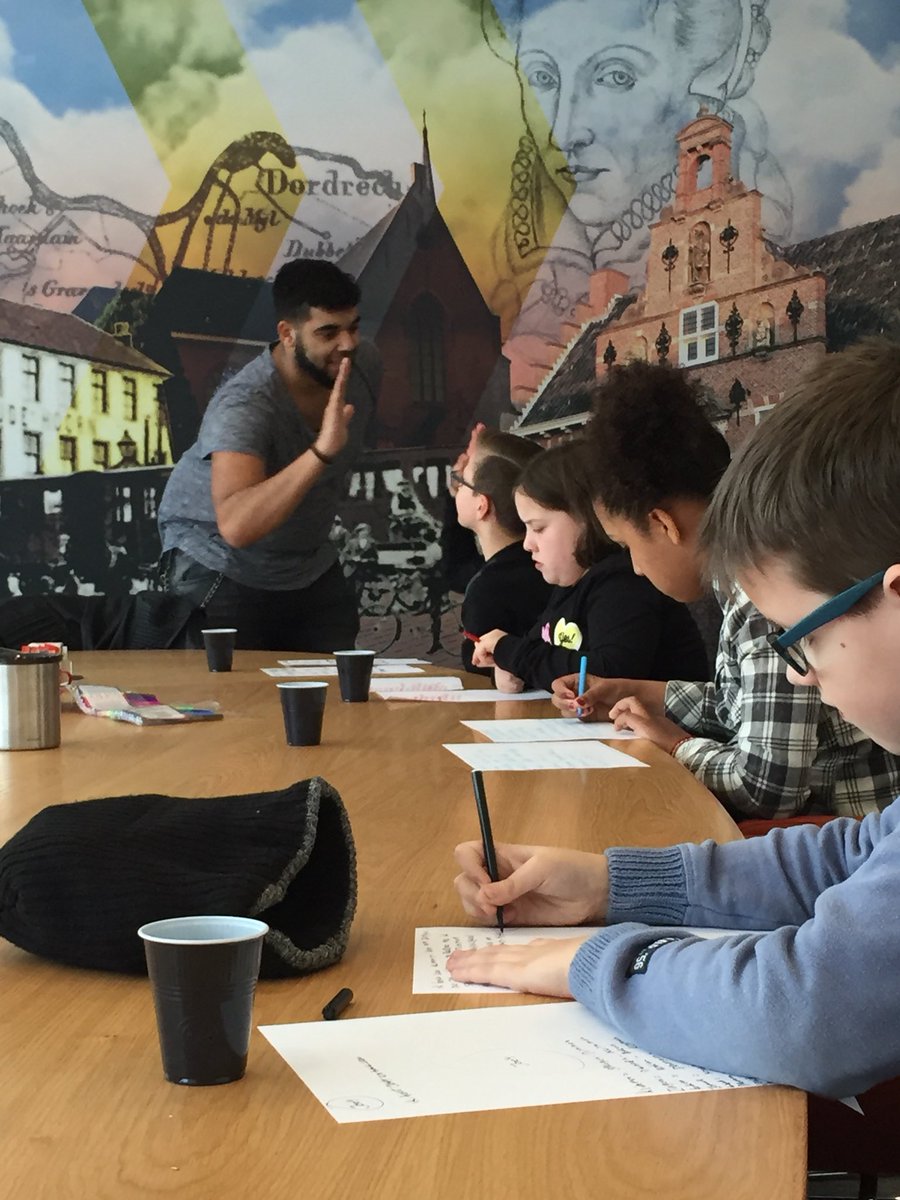 Doortjedeboer's tweet photo. Talentontwikkeling || workshop rappen voor kids in @gemeenteOBL || allemaal naar huis met een eigen geschreven rap || bedankt @FlinkeJongen #vakantietipsHW https://t.co/YUF4z8qaYR