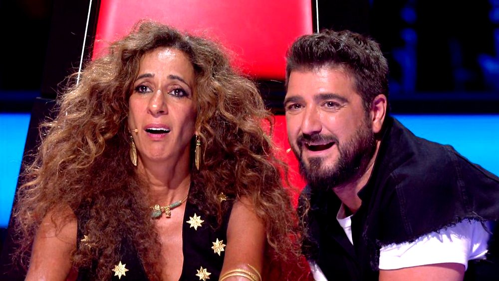 Vertele's tweet photo. 📈 Detalle #Audiencias: Todas las cadenas lanzaron sus apuestas a partir de esa hora, las 23:25:
- Telecinco #LaVozKids2 (hasta la 1:08h, con 23.2%)
- La 1 #MaestrosDeLaCostura (hasta la 1:00h, con 13.8%)
- Antena 3 #Apaches8 (hasta la 1:12h, con 9.5%)
https://t.co/c0wpfpUPq4 https://t.co/P5tZwv8YEv