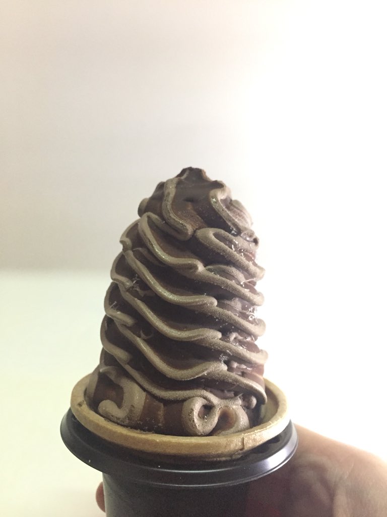 Dofor5's tweet photo. อันนี้ก็อร่อยนะรสช็อกโกแลตไม่หวานมากกำลังดี #ไอศกรีมกูลิโกะ #รีวิว https://t.co/XRhoJZXlvN