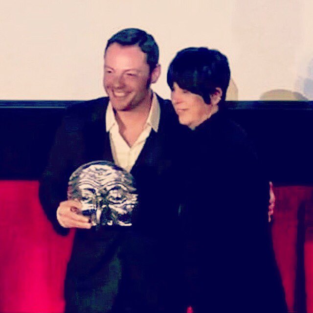 TizianoFerro's tweet photo. Grazie Los Angeles - Italia festival. Che onore essere premiato dalla grande Diane Warren. Orgoglioso di viaggiare per il mondo, ad alta voce e italiano!
Grazie!
Tiziano https://t.co/qTOJxYhhM2