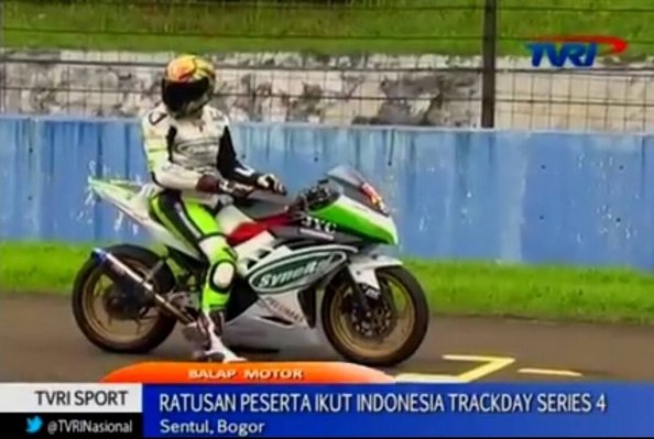 syneral's tweet photo. #Throwback ITS Sentul. #latepost #its #sentul #sentulinternationalcircuit #ninja #ninja250 #syneral #syneraloil #olisyneral #likeforlike #like4like #lfl #fff #follow4follow #followforfollow #pelumas #pelumasindonesia #indonesia #lubricant #cikarang #bogor #tvri #tvrinasional https://t.co/OdpansI6J6