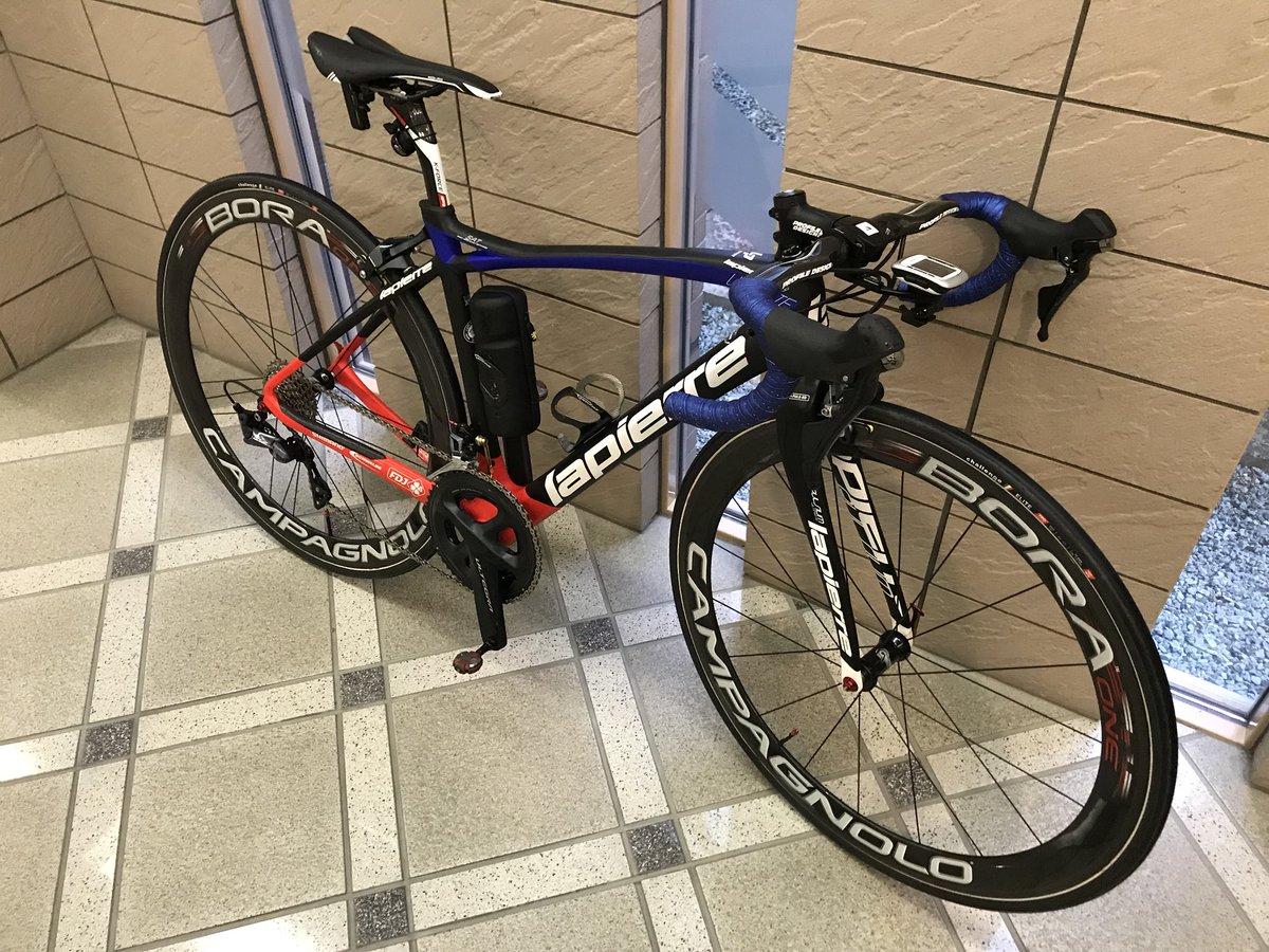 korone0106's tweet photo. 最終兵器パルパル
仕上がりが素敵すぎて
ドキドキが止まらない！

ボーラ50は存在感が凄い

#lapierre
#ロードバイク 
#ロードバイク乗りと繋がりたい https://t.co/L6ouVYY89c