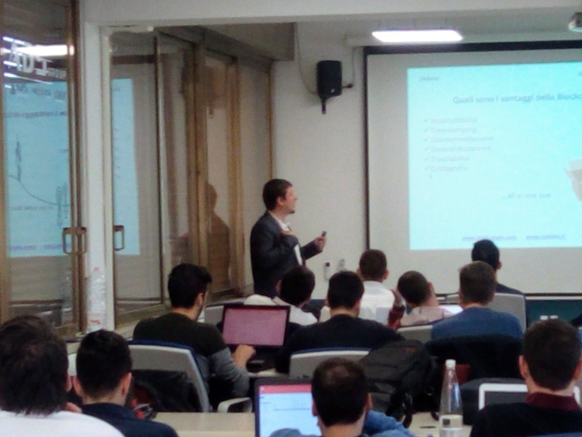 _Bloki_'s tweet photo. #blockchain la tecnologia che rivoluziona le regole di #internet. Non ti fare trovare impreparato. Corsi in italiano realizzati da #B2Lab. La #formazione fatta da chi con la blockchain ci lavora veramente ! https://t.co/g5w6VZliyu https://t.co/tSl77GCl9L