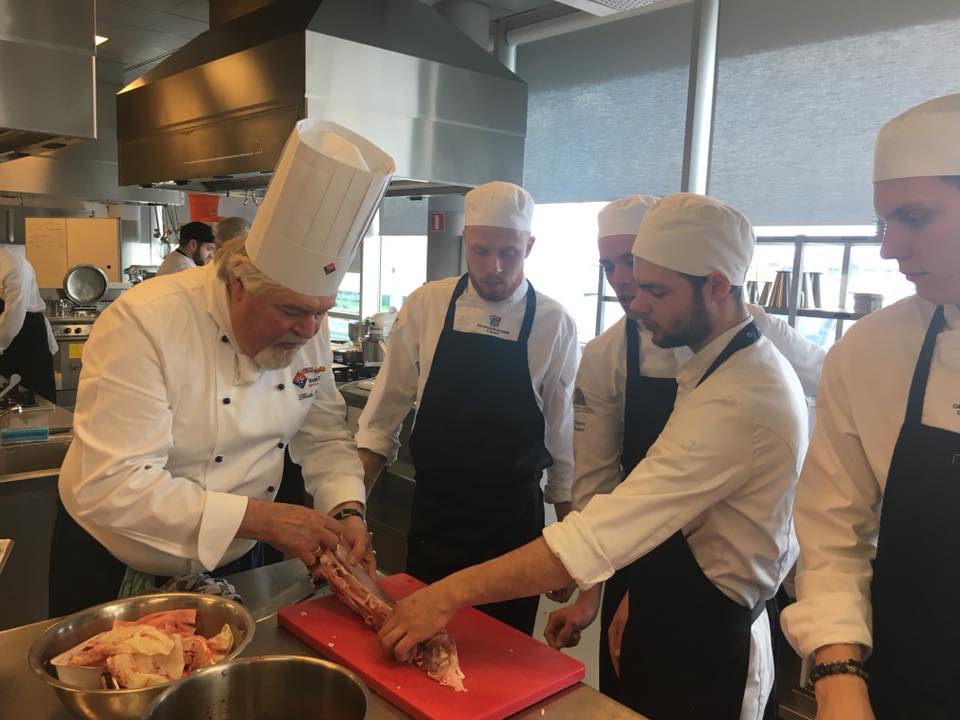 VanDrieGroup's tweet photo. Teach and learn with Huub Oudshoorn @CSANijmegen #veal https://t.co/NOpkHF9wAS