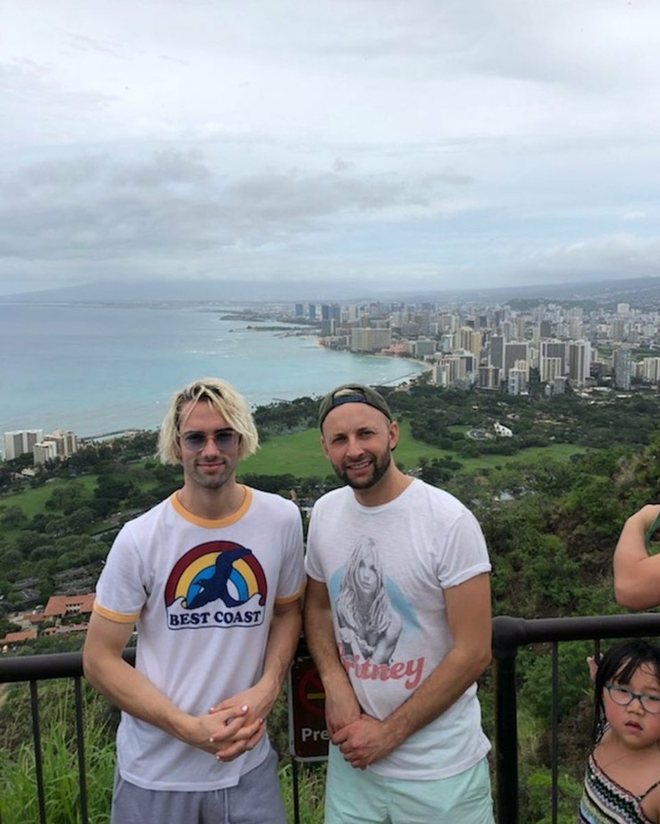 JHowardUpdates's tweet photo. New photos of Joey in Honolulu: https://t.co/466bN7tvEd