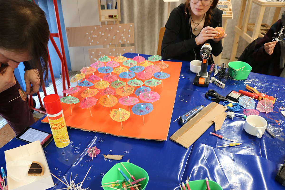 Mille_au_carre's tweet photo. Des images du Mackathon de samedi dernier au @LeTriangle
Bravo aux participants pour leurs créations !
Rendez-vous le 31 mars prochain pour une nouvelle session.
#DIY #artbrut #artnumerique #parasol #cocktail #rennes #milleaucarre #mackathon https://t.co/LUIJxE4Jgq