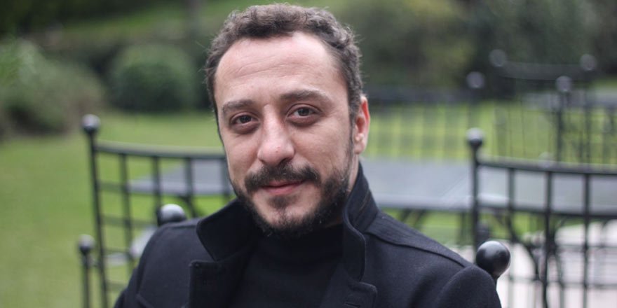 sanatpoint's tweet photo. Hakan Karsak Ödüllerimi Annem ve Babam'a Armağan Ediyorum https://t.co/oa4hGl9vmx https://t.co/2FZ1aPA6PG
