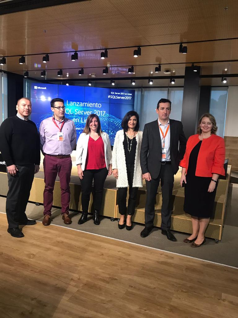MS_Empresas's tweet photo. Hoy presentamos #SQLServer2017, ahora disponible en Linux y te enseñamos cómo las estrategias de datos e Inteligencia Artificial ya están permitiendo a muchas compañías liderar el sector en el que operan https://t.co/7Eh5JLfLhb https://t.co/PY6RJOAXez