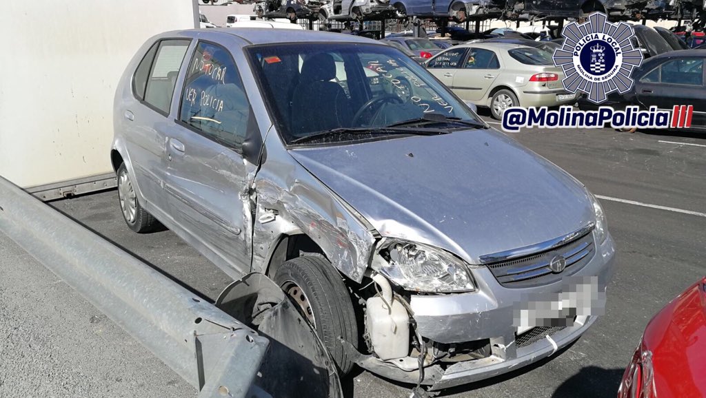 MolinaPolicia's tweet photo. La #Unidad de Atestados 👮🏻♂️👮🏻♂️ ha resuelto el caso del vehículo que el 20 de febrero, en Polígono El #Tapiado, causó daños a dos 🚗 estacionados 💥 y se fugó 💨 del lugar.
Gracias a la #ColaboraciónCiudadana. 🙏🏻
Más en Facebook:
https://t.co/QfZnozNy4p https://t.co/7wo1Oo75Ok