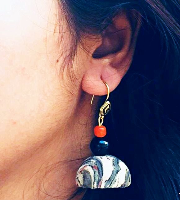 festivya's tweet photo. In love with ikat and kalamkari art? Find their new avatar in #handmade #jewellery.
https://t.co/QFsP4x4nVg https://t.co/vEhRy4GdPU