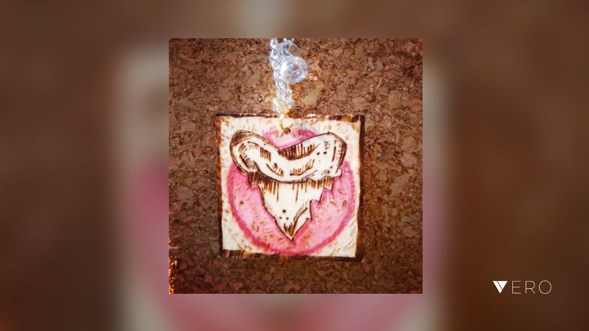 ZombieRee's tweet image. Shark tooth wood burnt pendant.

#art #woodburning #pyrography #watercolor #painting #handmade #artist #yeg #neotrad #sharks #sharktooth #followart @VeroTrueSocial