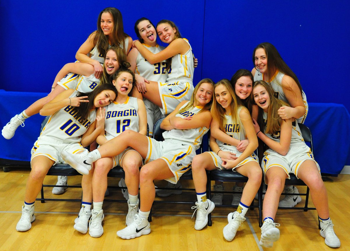 SHoulihan_21's tweet photo. Thank you Lady Knights for a strong finish to the season! Thank you Cassy Moss for playing with all your heart. We will miss you! https://t.co/mcqxuKtwT8