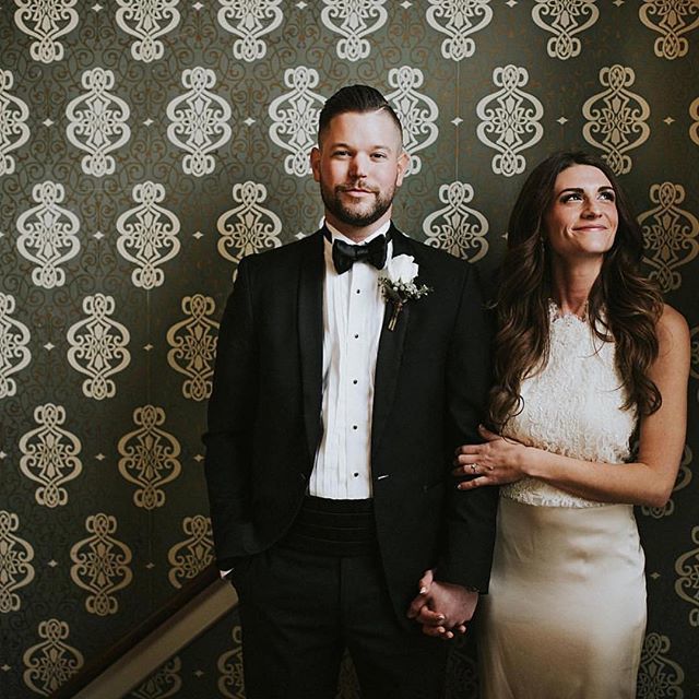 ✨Dreaming✨ of what the future looks like now that you’re married... it must be looking good with that smile shinning bright. OZBride @h_coleman91 face. 📸: @kellyginn22 💕 #OliaZavozina ift.tt/2HNDVji