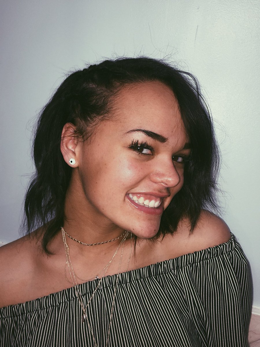 naomiglasker02's tweet image. I’ve finally retired the train tracks 😋💕