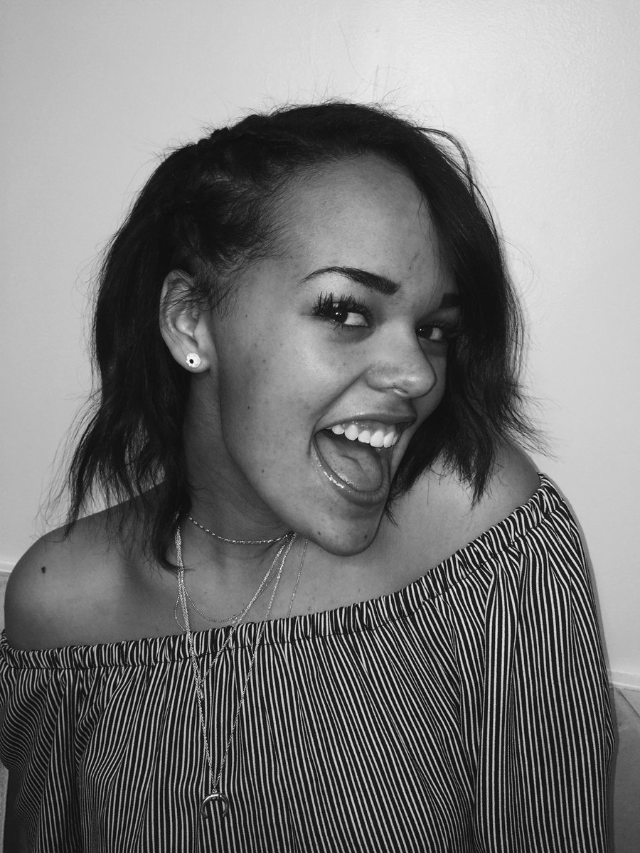 naomiglasker02's tweet image. I’ve finally retired the train tracks 😋💕