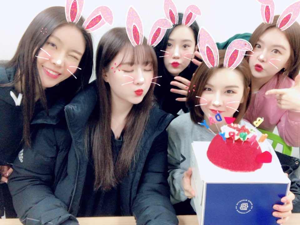 OFFICIAL_WANNAB's tweet photo. 🎂[HAPPY LINA DAY]🎂
1년에 한 번 뿐인 린아의 생일을 축하합니다!
앞으로도 루비와 함께 생일을 맞겠습니다!

HAPPY BIRTHDAY TO LINA
#워너비 #린아 #생일축하해 https://t.co/30HPXdQWop