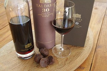 Chef's decided to have a little play in the kitchen today...result <a href="/ChateauYaldara/">Chateau Yaldara</a> 30 year old Tawny and Espresso Truffles! #winner #food #rich #chocolate #delicious