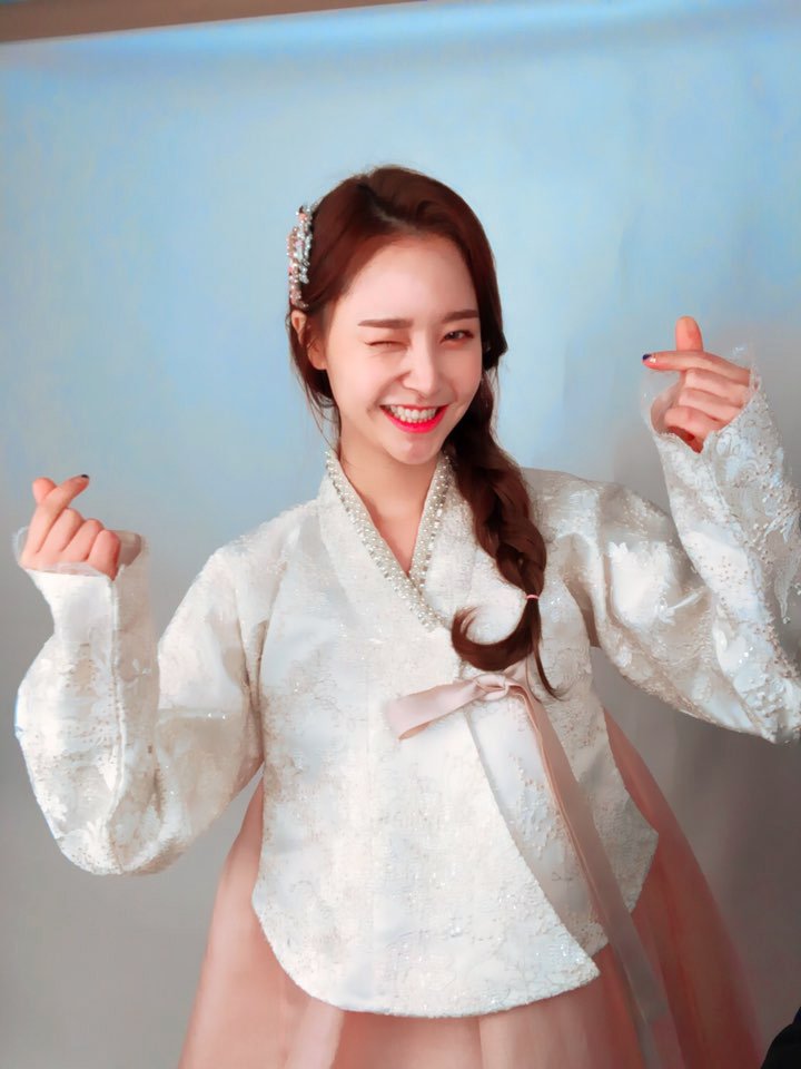 wowhee91's tweet photo. Anyeonk~ naneun uri jibe princess 

Anyenghaseo naneun Bae Woohee Imnida! 

Pda tau Woohee kan ya? itu loh member Dalshabet/UNI.T yg paling sexy itu 😙 kalo gakenal, ayo kenalan? baper jg gpp. Nanti acu beliin satu unit rumah di komplek squidward (meikarta) 

tanda sayang, Wuhi❤ https://t.co/WROXJoqPfi