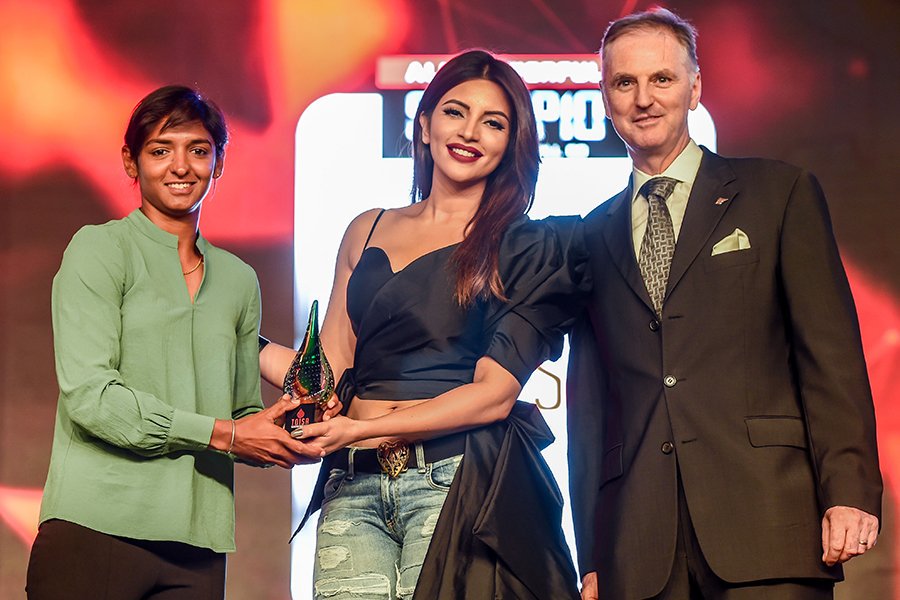 BCCIWomenLIVE's tweet photo. All-rounder Harmanpreet Kaur @ImHarmanpreet has been voted winner of the Cricketer of the Year Award at the third Mahindra Scorpio Times of India Sports Awards (TOISA) powered by All-Out #TOISA2018 #EveryDropCounts
@timesofindia @CEATtyres @CEAT_CCR @BCCIWomen
#HarmanpreetKaur https://t.co/nk1ucxoigp
