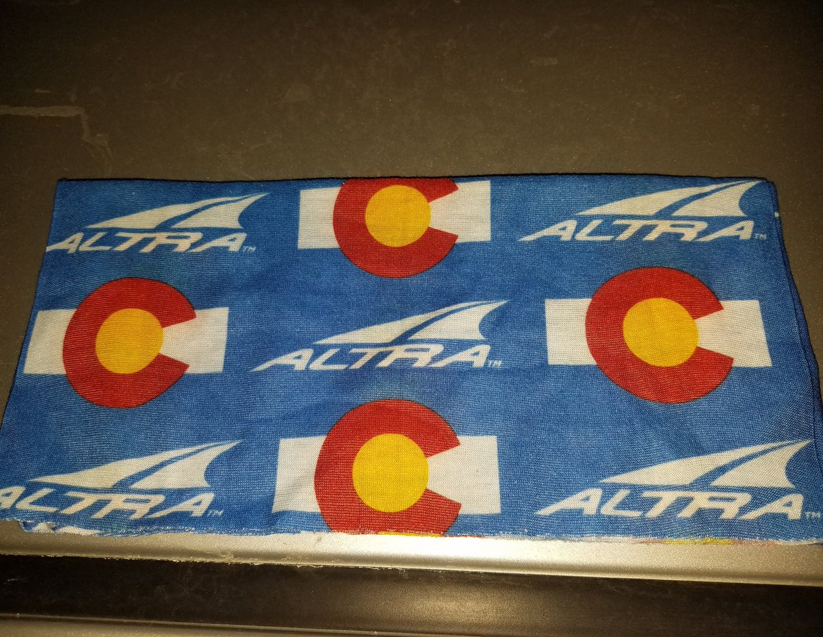 outrunyoexcuses's tweet photo. I got my new favorite @AltraRunning buff. Must mean I'm officially a Coloradoian ❤🏃⛰ #runepic #zerolimits #runcolfax #teamaltra https://t.co/eMPLOHFF8q