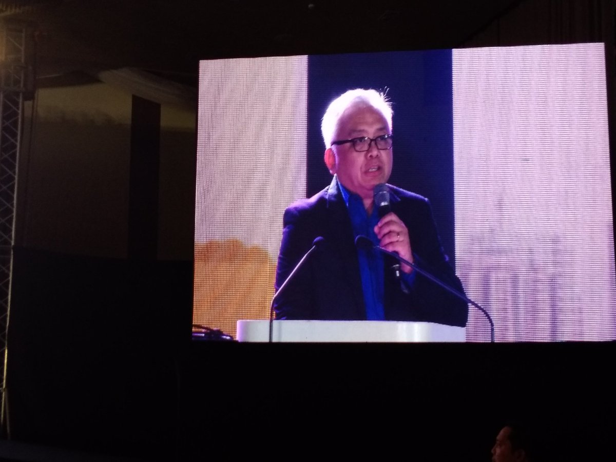 DepEdICTSummit's tweet photo. Digital Security, Cybersecurity, and Data Privacy. 

"Mahal nyo ba sarili 'nyo? Pahalagahan ang Privacy!" -Mr. Raymond E. Liboro

#DepEdICTSummit
#CultureOfICTExcellence
#OneDepEd
#TayoParaSaEdukasyon
#4DKID https://t.co/6yYyxnMrF5