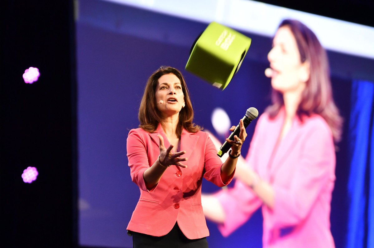 EnergyNTNU's tweet image. Our host today is @iii_nisha Nisha Pillai, "interrogating" our speakers, and throwing the catch box around to let the audience participate at #ET2018
Photo: Ole-Martin Wold