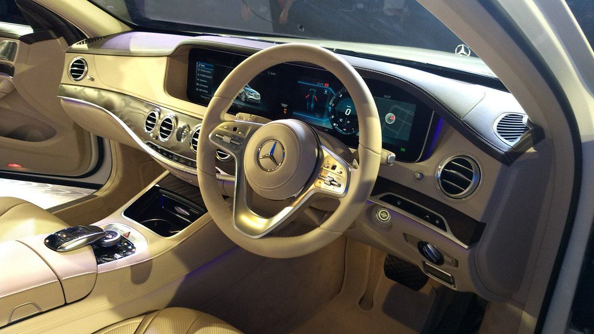Throttle_Blips's tweet photo. Here's all you need to know on the 2018 @MercedesBenzInd #NewSClass >> https://t.co/Md5CCshEeH #LeadThe World https://t.co/9gdOVZmTno