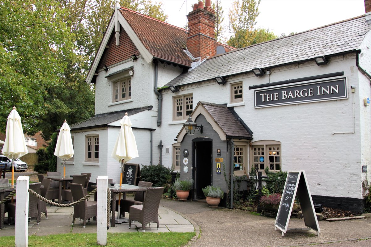The Barge Inn, Woolstone #pubsaroundmiltonkeynes#miltonkeynesphotographer#villagepubs#cannon