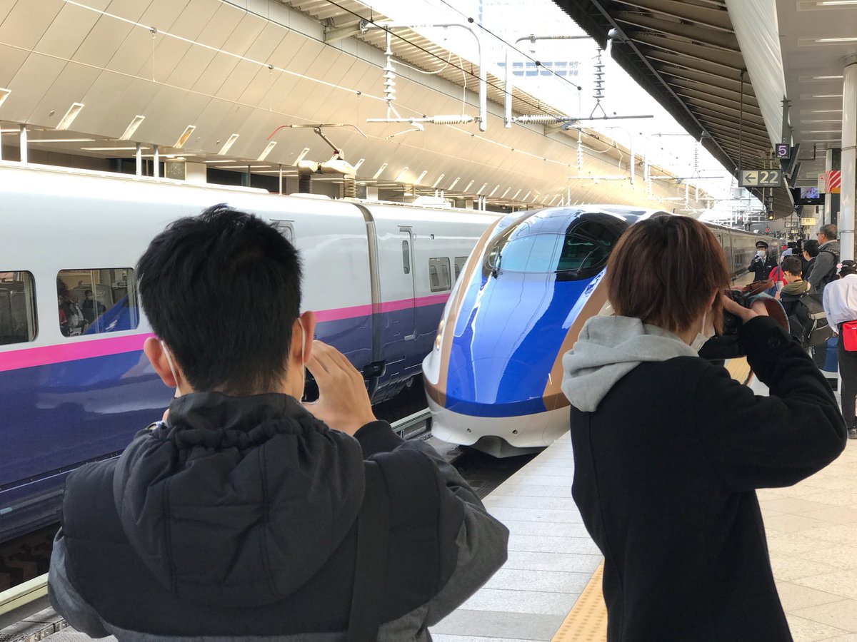 華僑 Akagi この日ですわ 東北新幹線白石蔵王で人身事故があって遅れてた日 3枚目思いっきり目瞑ってるし