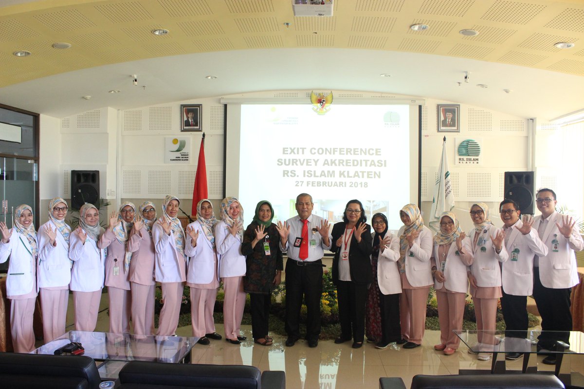 RSIKlaten's tweet photo. Survey Akreditasi oleh Komisi Akreditasi RS (KARS) di RS. Islam Klaten, 27 Feb 2018 #Bismillahirrohmanirrohim #timhebat #salamsehat https://t.co/TFJa9pnb6G