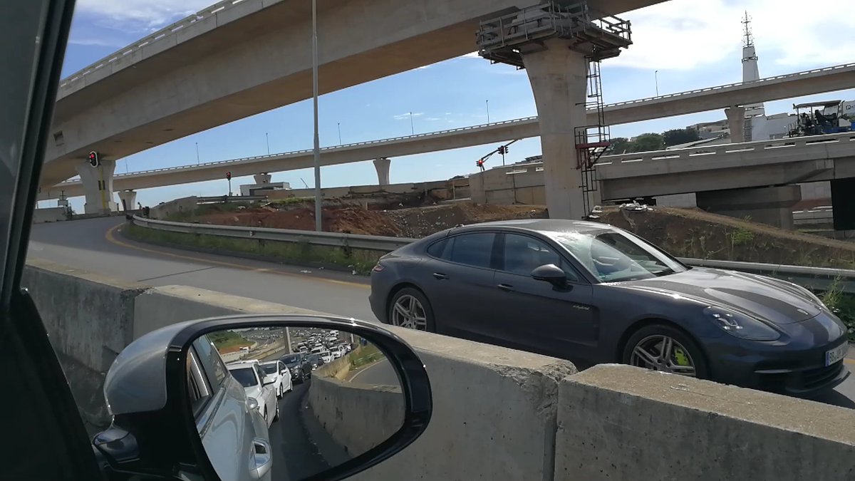 AMG133's tweet photo. How many Porsche's are in SA for testing? Spotted these Panamera's on my way to work this morning. https://t.co/B12rAX7OpK