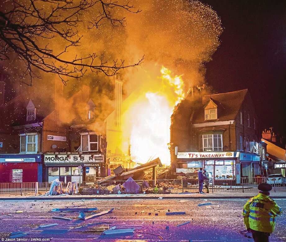 TheAirTimes's tweet photo. empat maut dan empat lagi cedera dalam letupan yang memusnahkan rumah kedai menempatkan kedai serbaneka di tengah bandar Leicester pada 7.20 petang semalam. https://t.co/d69gMTvemZ https://t.co/uu4v3CRbX6