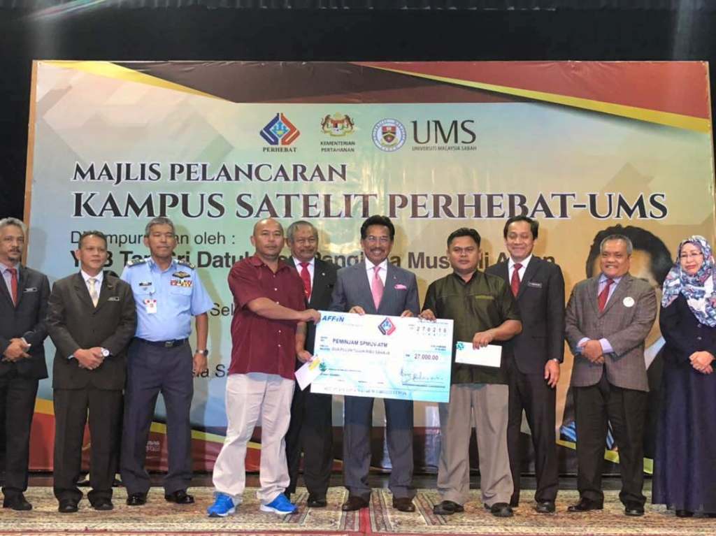 TheAirTimes's tweet photo. "Kampus Satelit ini bermatlamat untuk meningkatkan kemahiran veteran tentera ke tahap yang lebih tinggi dengan disokong oleh kepakaran UMS" -Tan Sri Datuk Seri Panglima @MusaHjAman https://t.co/MSHyMUT9KH https://t.co/RVdcX0Mmkr
