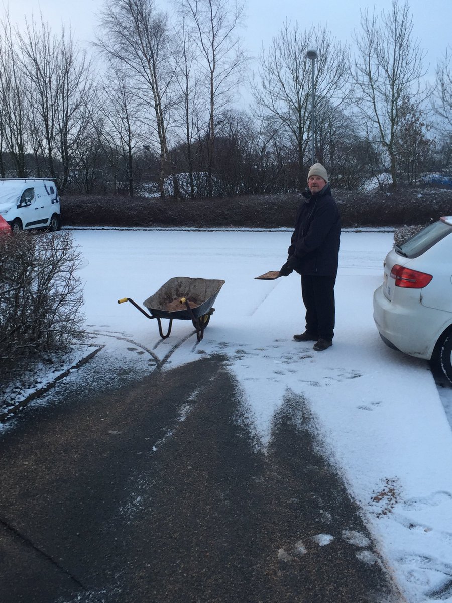 88_gallagher's tweet photo. Delivery driver Andy gritting the paths around the car par. Another element to patient safety that pharmacy has covered. #CPPEPS #BeastFromTheEast https://t.co/k9R24Tyos8