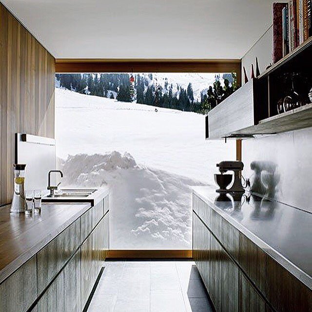 Kenickie_M's tweet photo. Wrap up warm out there folks, it's going to be a cold one today...☃️#KBNM #störmer #germankitchen #madeingermany #edinburghhome #edinburghdesign #edinburghkitchen #edinburghjoinery #edinburghinterior #snow #snowkitchen https://t.co/9Pcx4SLIq2