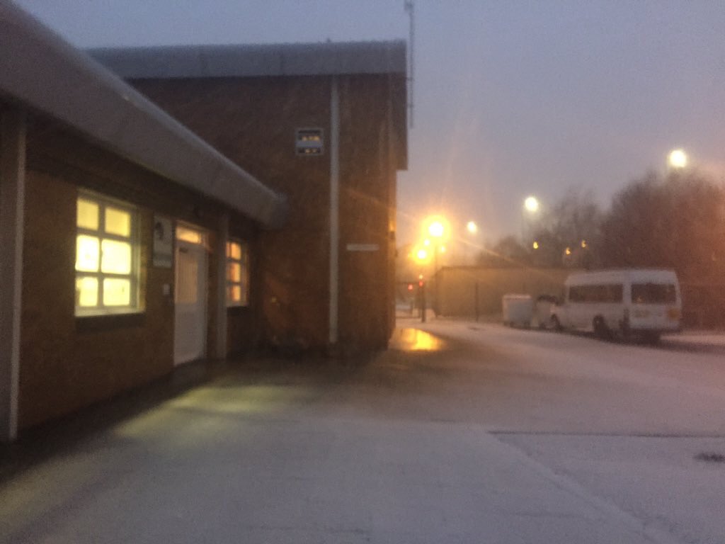SilverdaleNT's tweet photo. Silverdale School is OPEN as expected. Students should dress appropriately for the weather as it is going to be very cold today. 
#SilvClosed
https://t.co/3Iza51ggMd https://t.co/t0XWe5Fdmb