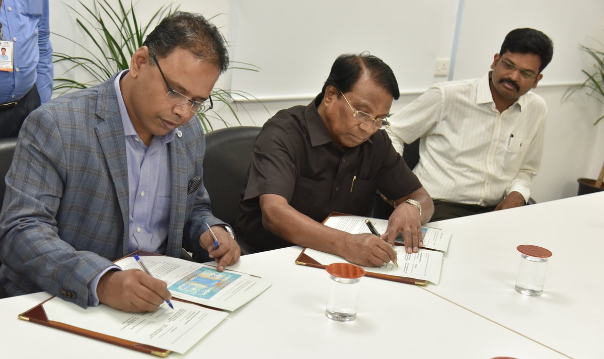 VIT_univ's tweet image. Johnson Controls Smart Building Lab, which helps in conducting advanced research and development in the field of intelligent and smart buildings was inaugurated today at VIT .

#VIT
#advancedresearch
#intelligentandsmartbuildings