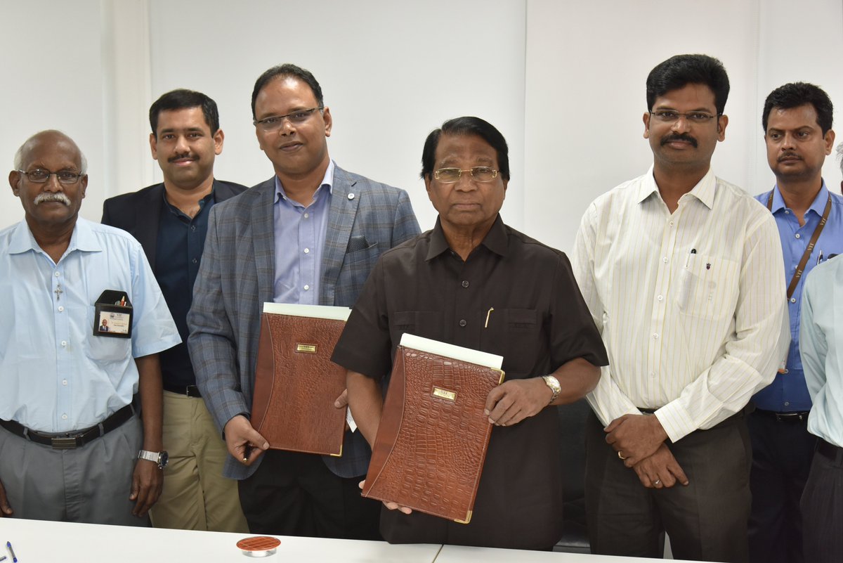 VIT_univ's tweet image. Johnson Controls Smart Building Lab, which helps in conducting advanced research and development in the field of intelligent and smart buildings was inaugurated today at VIT .

#VIT
#advancedresearch
#intelligentandsmartbuildings